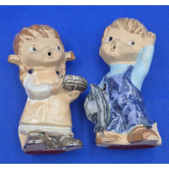 1960s UCTCI Japan Ceramic Boy w/Hat Girl w/Basket Figurines 4.5" YK - Picture 6 of 8